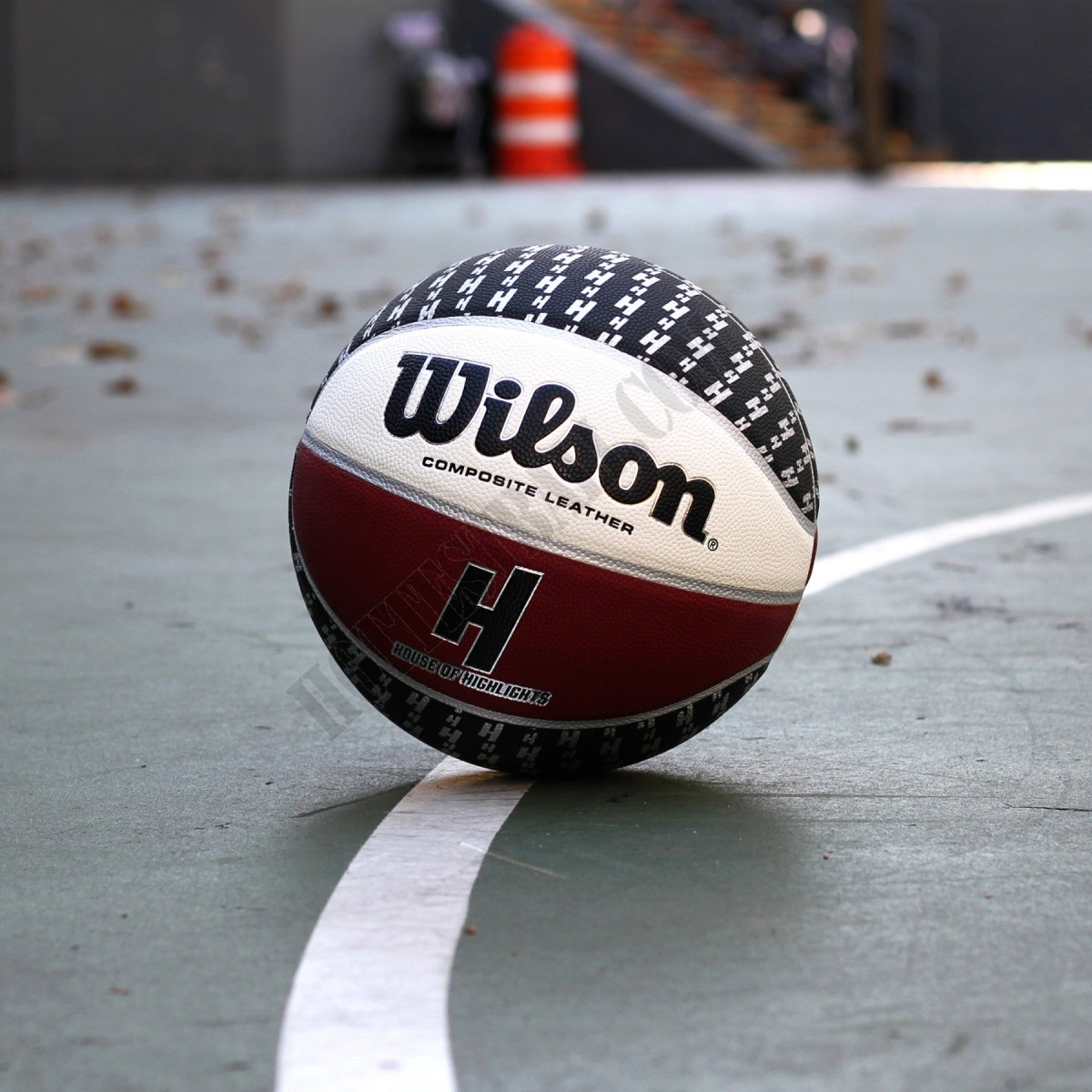 House of Highlights "Holiday Special" Basketball - Wilson Discount Store - -5